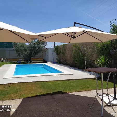 Casa Rural La Noria Los Palacios Y Villafranca Exterior foto